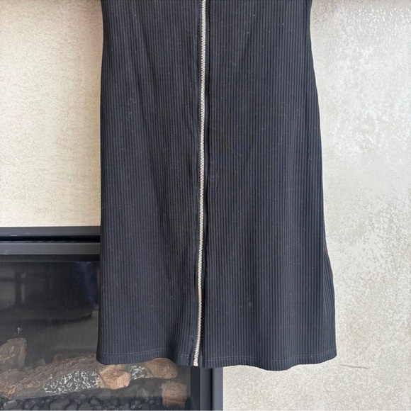 Reformation Black short sleeve Mini Dress with silver zip front - Picture 3 of 9